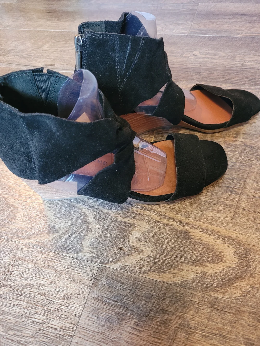 Black Suede Lucky Brand Size 5.5 Back Zip Wood Wedge Twist Slide Sandals Shoes